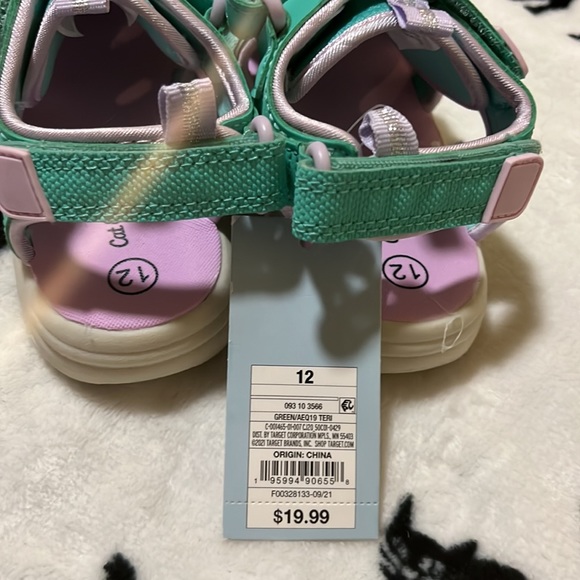 Cat & Jack Girls Green Closed Toe Sandals Sz 12 Hiking Casual Summer - Picture 2 of 3